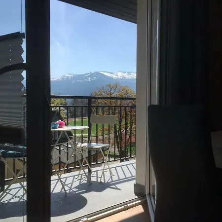 Jakiwidok شقة شكلارسكا بوريبا